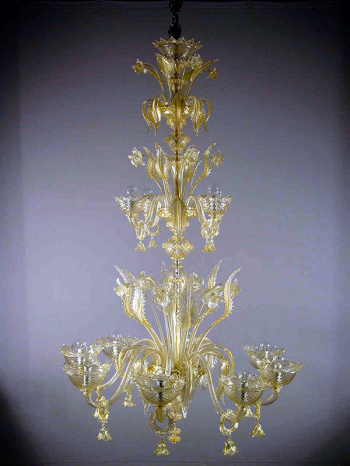 Lampadario classico 700, 12 luci su 2 piani, tutto decorato oro