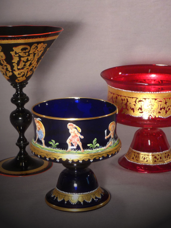 Three fires decorated cups